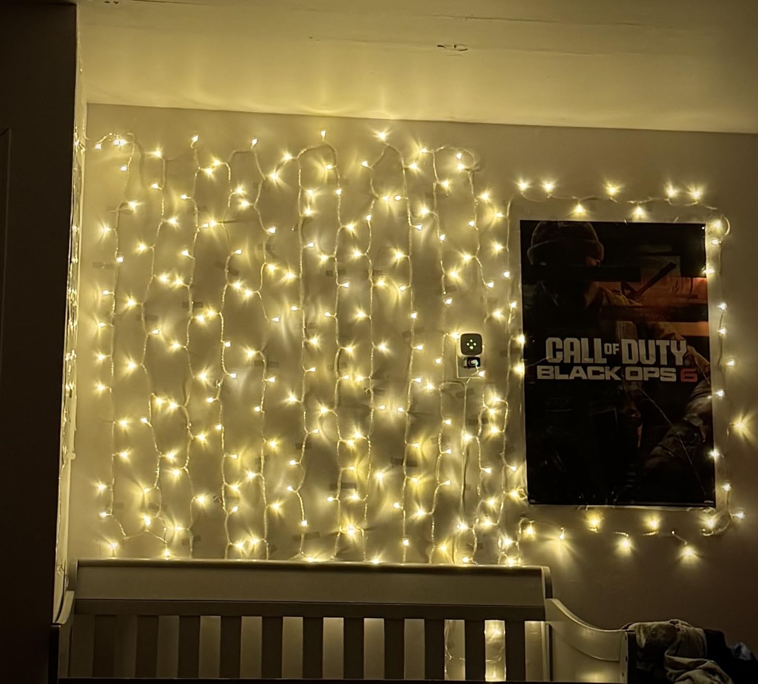 suddus Curtain Lights for Bedroom, 200 Led Hanging String Light Outdoor, Fairy Curtain Lights Indoor for Christmas, Dorm, Wall, Backdrop, Window, Wedding, Party, Birthday Decor, Warm White customer photo 2