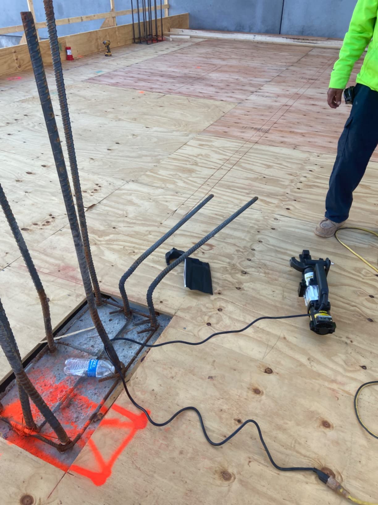 VEVOR Hydraulic Electric Rebar Bender 1.5 KW Handheld Rebar Bending Machine customer photo 1