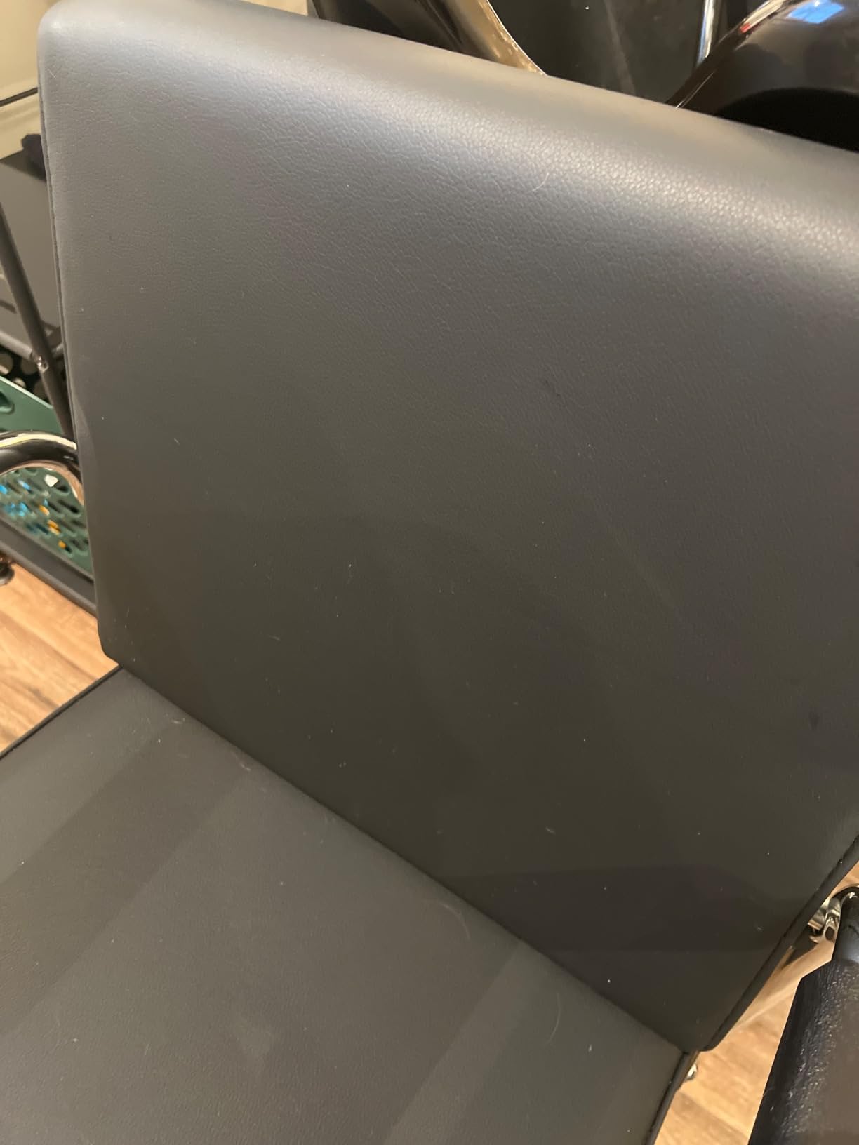 Chromium Ella Shampoo Chair, Auto-Recline, Grey customer photo 2