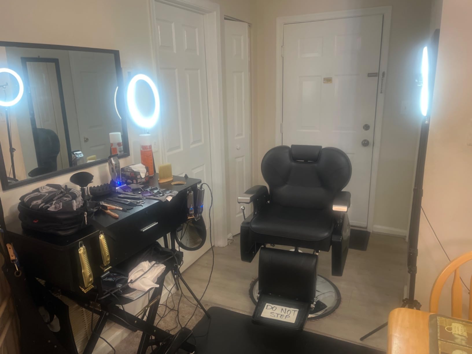 OmySalon All Purpose Hydraulic Barber Chair Recline 360 Degree Swivel Height Adjustable Heavy Duty Hairdresser Chair Beauty Salon Spa Tattoo Styling Equipment customer photo 1