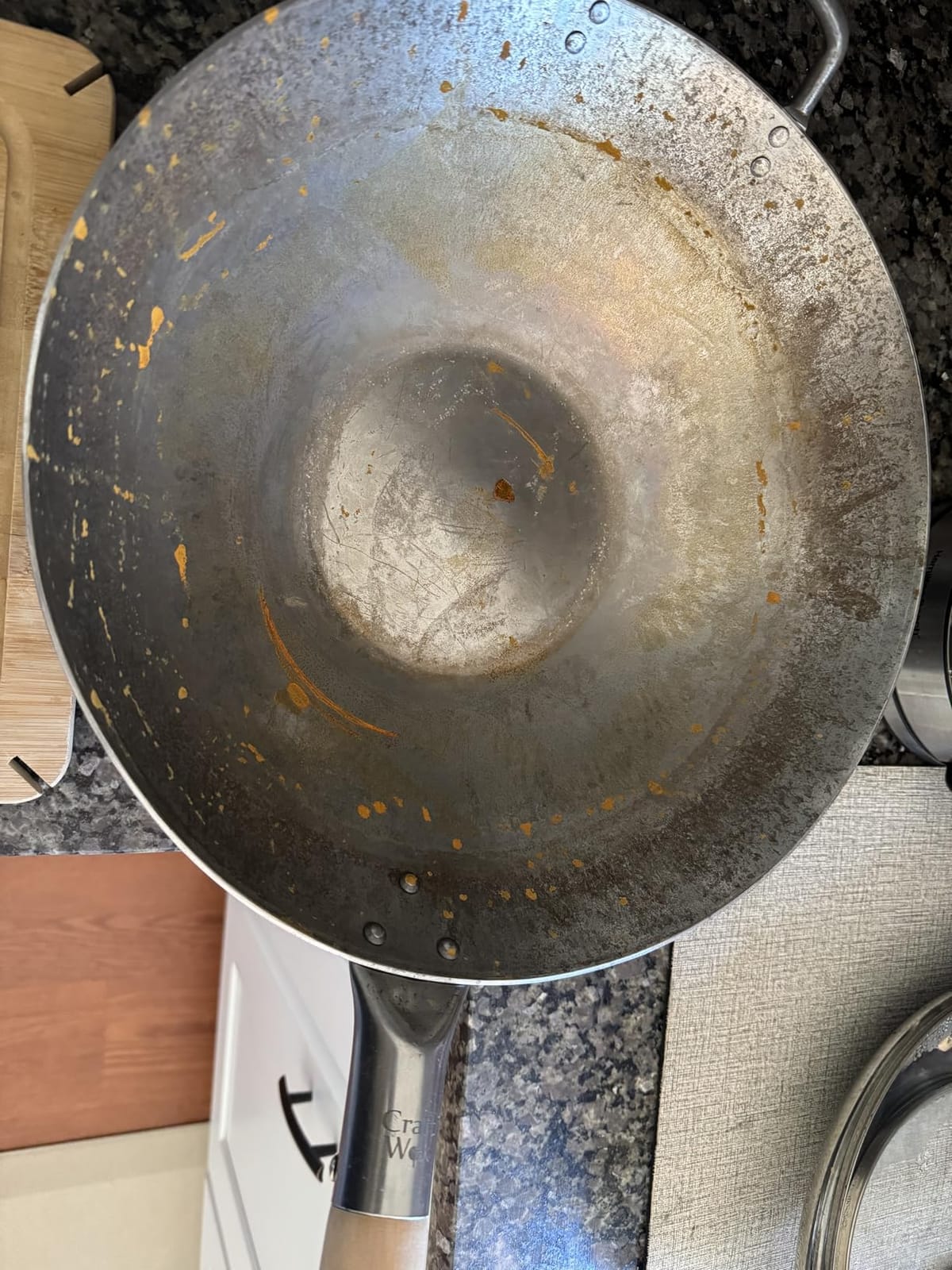Craft Wok Flat Hand Hammered Carbon Steel Pow Wok with Wooden and Steel Helper Handle (14 Inch, Flat Bottom) / 731W316 customer photo 1