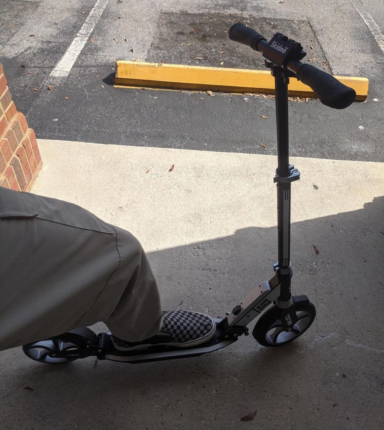 Skidee Adult & Teen Scooter Adjustable Height, Folding, Large Wheels, Lightweight, Durable, Anti-Shock Suspension, Up to 220 lbs customer photo 1