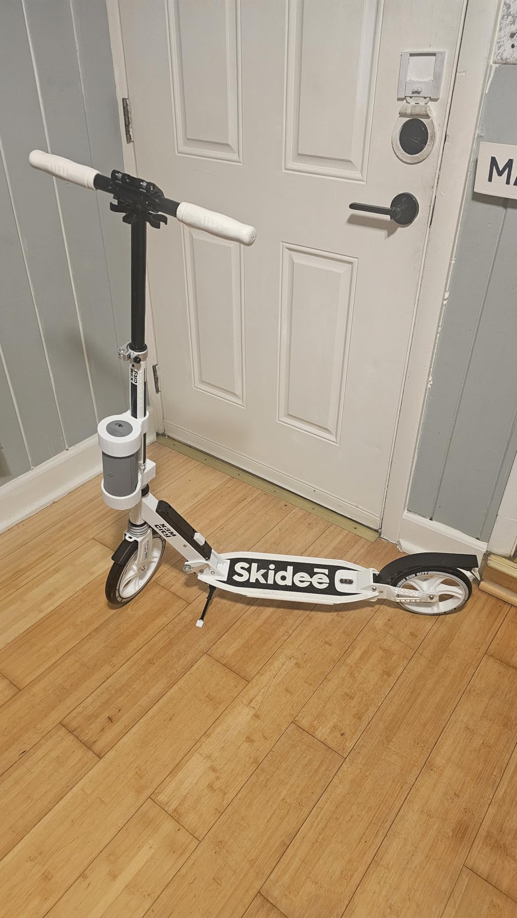 Skidee Adult & Teen Scooter Adjustable Height, Folding, Large Wheels, Lightweight, Durable, Anti-Shock Suspension, Up to 220 lbs customer photo 2