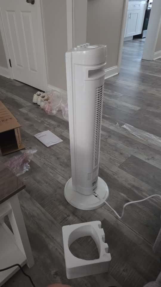 PELONIS 30-Inch 3-Speed Oscillating Tower Fan for Bedroom, Quiet 30dB customer photo 1
