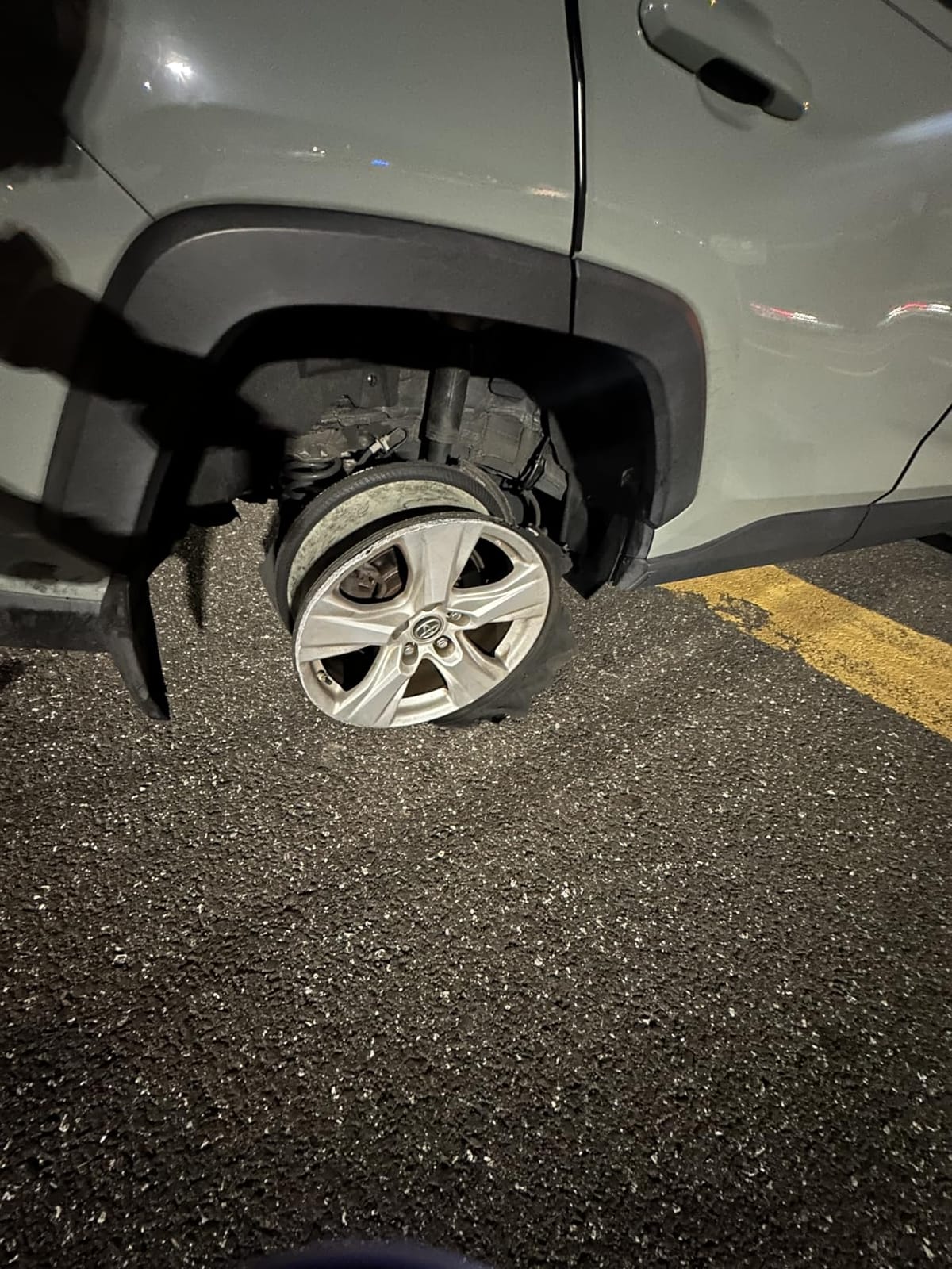 Goodyear Assurance Finesse All-Season 225/65R17 SL 102 H Tire customer photo 1