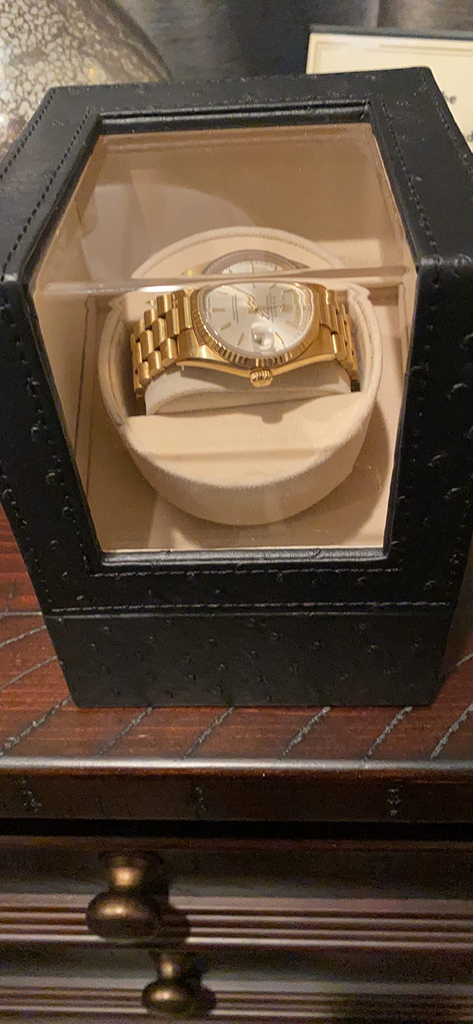 Automatic Single Watch Winder for Automatic Watches,Rotating Watch Case with Japanese Quiet Motor,AC Adapter or Battery Powered customer photo 2