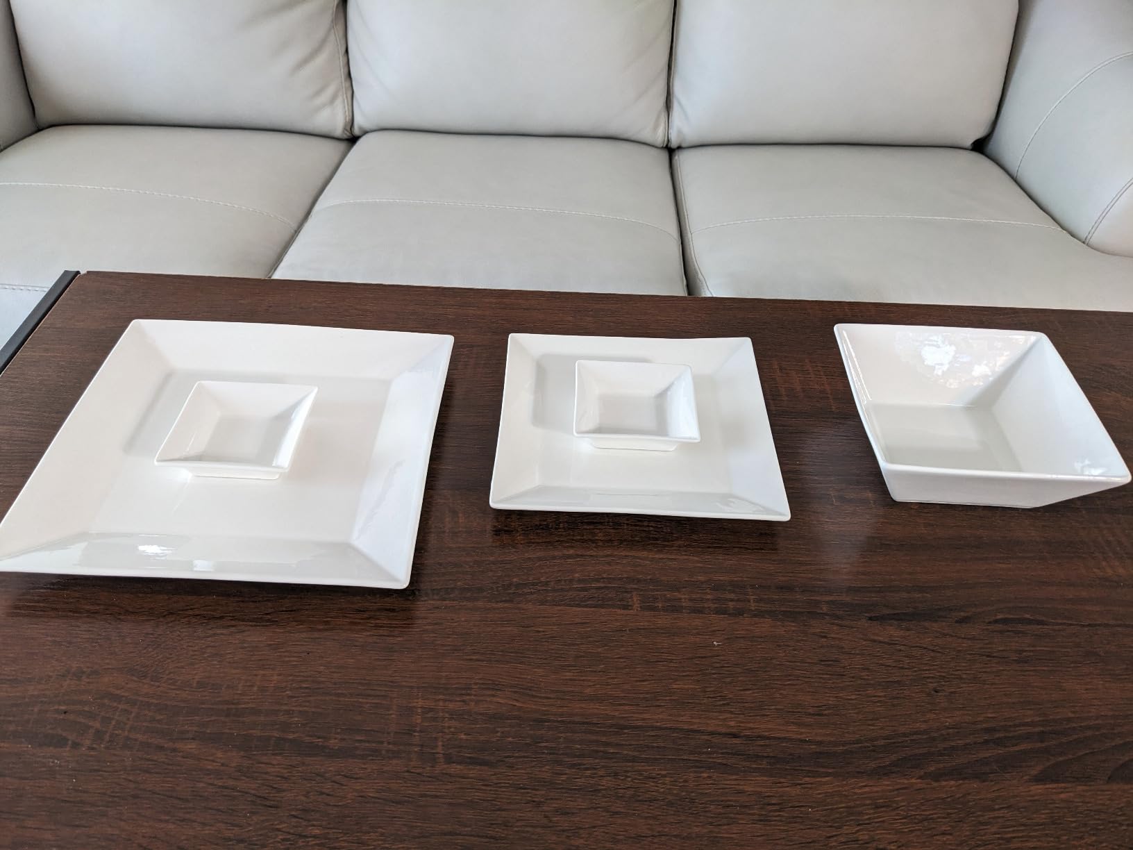 Porlien Off-White Porcelain Dinnerware Set (16 Piece Dinnerware Set), Square Dishes Set for 4 Persons, Chip Resistant Dinnerware Set, Square Plates and Bowls Sets, Durable Everyday Dishes customer photo 1