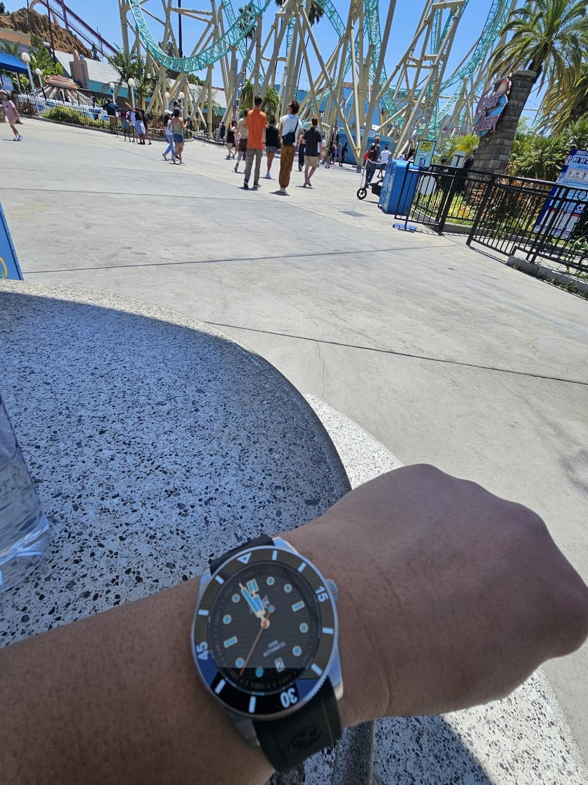 PHOIBOS Automatic Men's 300m Diver Watch with Wave Patterned Dial and Rubber Strap Wave Master PY010R customer photo 1