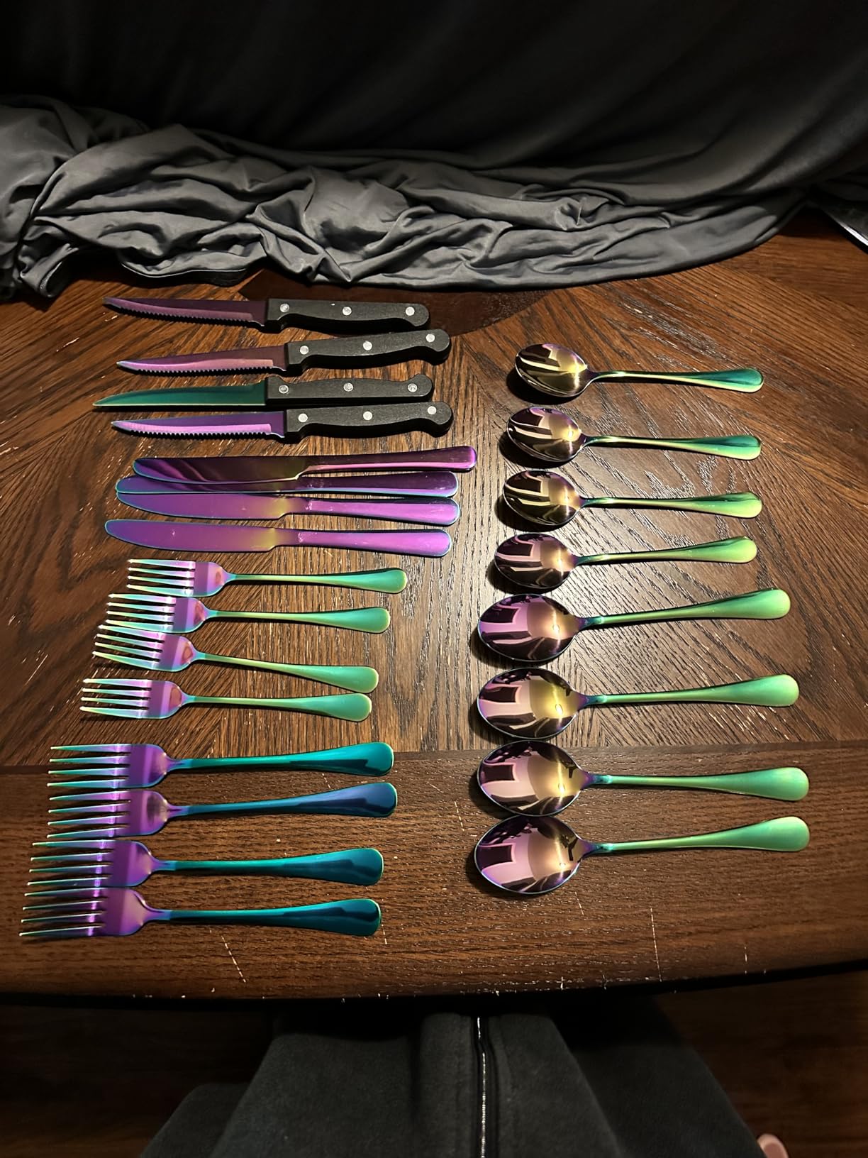 24 Pcs Silverware Set with Steak Knives for 4, Stainless Steel Flatware Set, Mirror Polished Cutlery Utensil Sets, Home Kitchen Eating Tableware, Dishwasher Safe customer photo 2