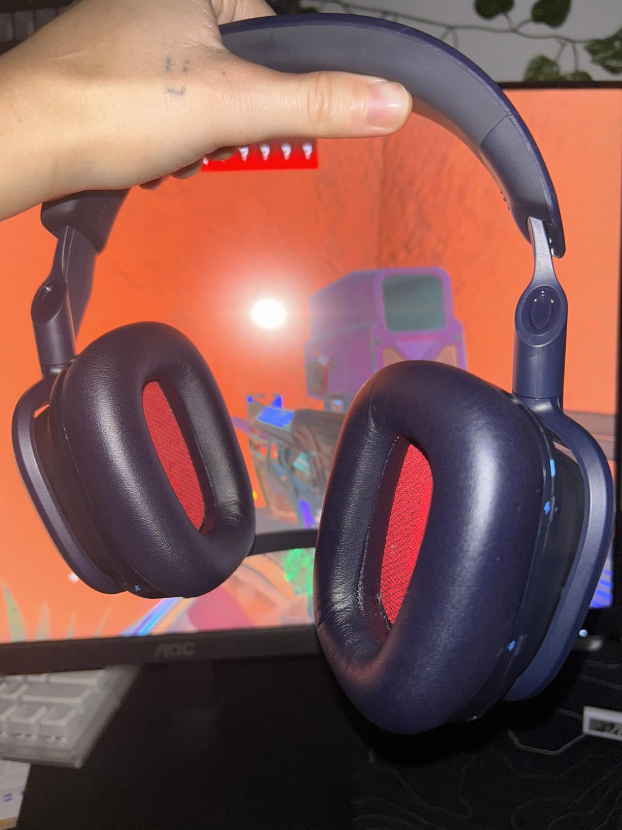 Logitech G Astro A30 Lightspeed Wireless Gaming Headset, Xbox - White customer photo 1