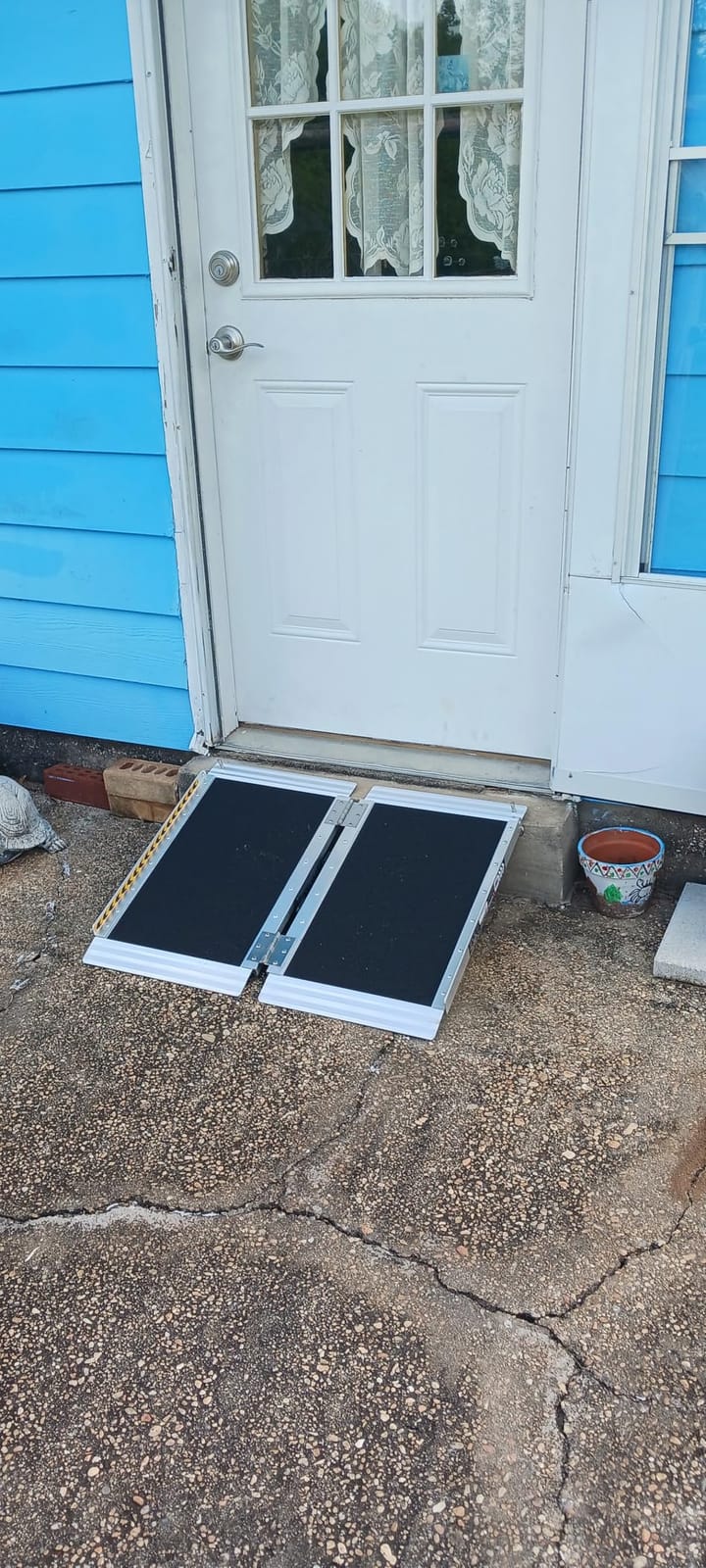 FACHNUO 7FT Portable Wheelchair Ramp for Home Steps, with Support Legs customer photo 2