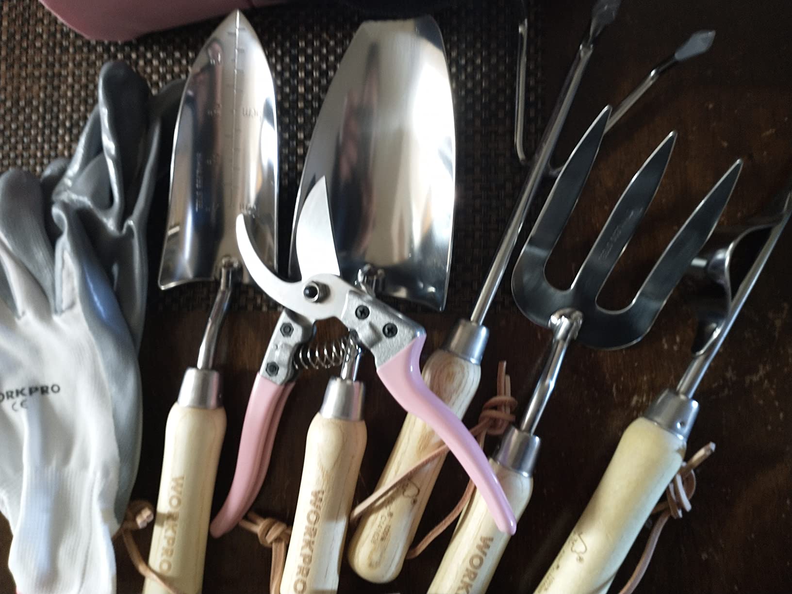 WORKPRO 8-Piece Pink Garden Tool Set with Garden Bag and Gloves- Pink customer photo 1