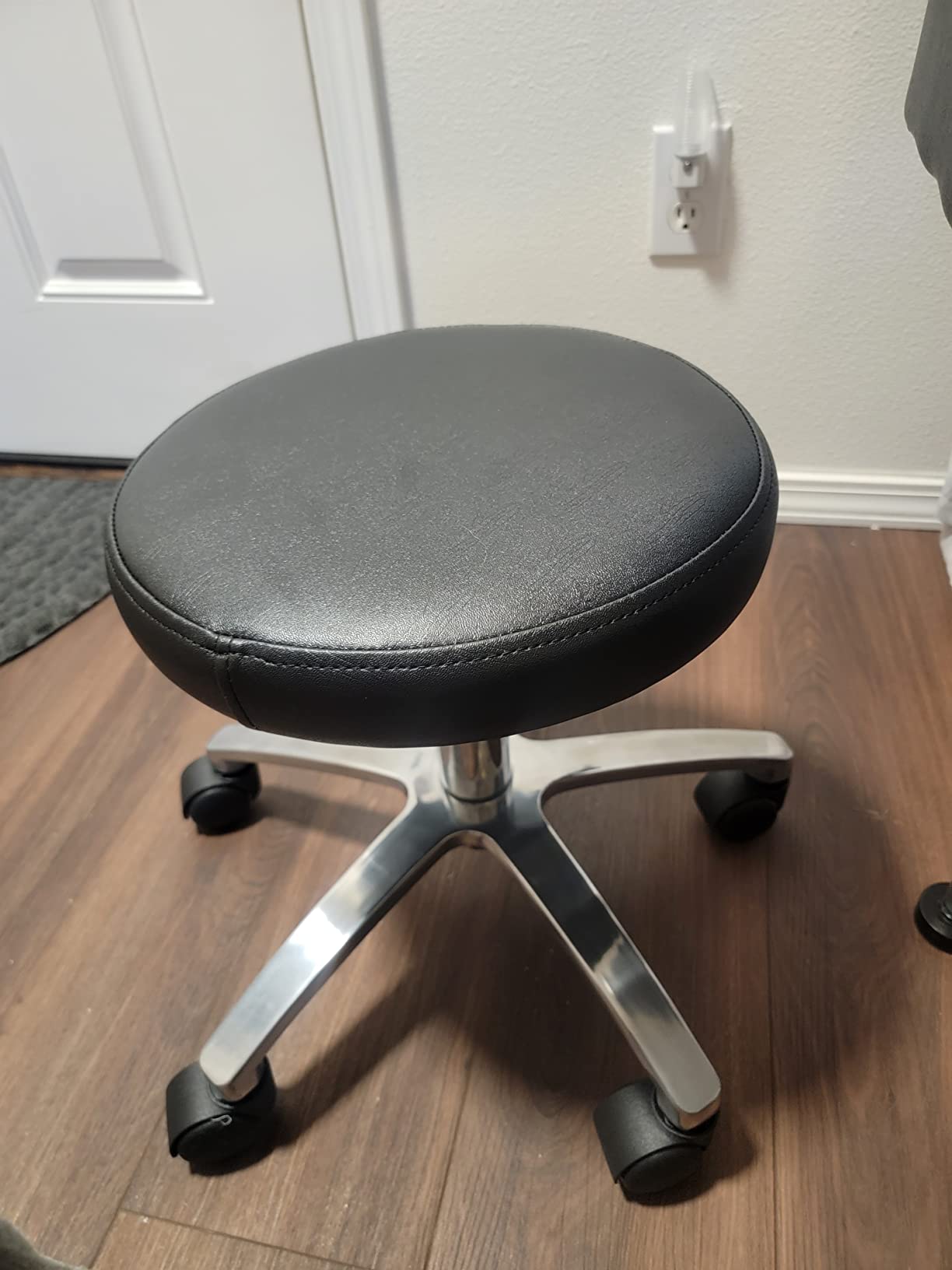 OmySalon Pedicure Chair with Stool & Bubble Massage Foot Bath, Hydraulic Pedi Chair for Nail Tech, Beauty Spa Salon Unit Station Technician Supplies customer photo 2
