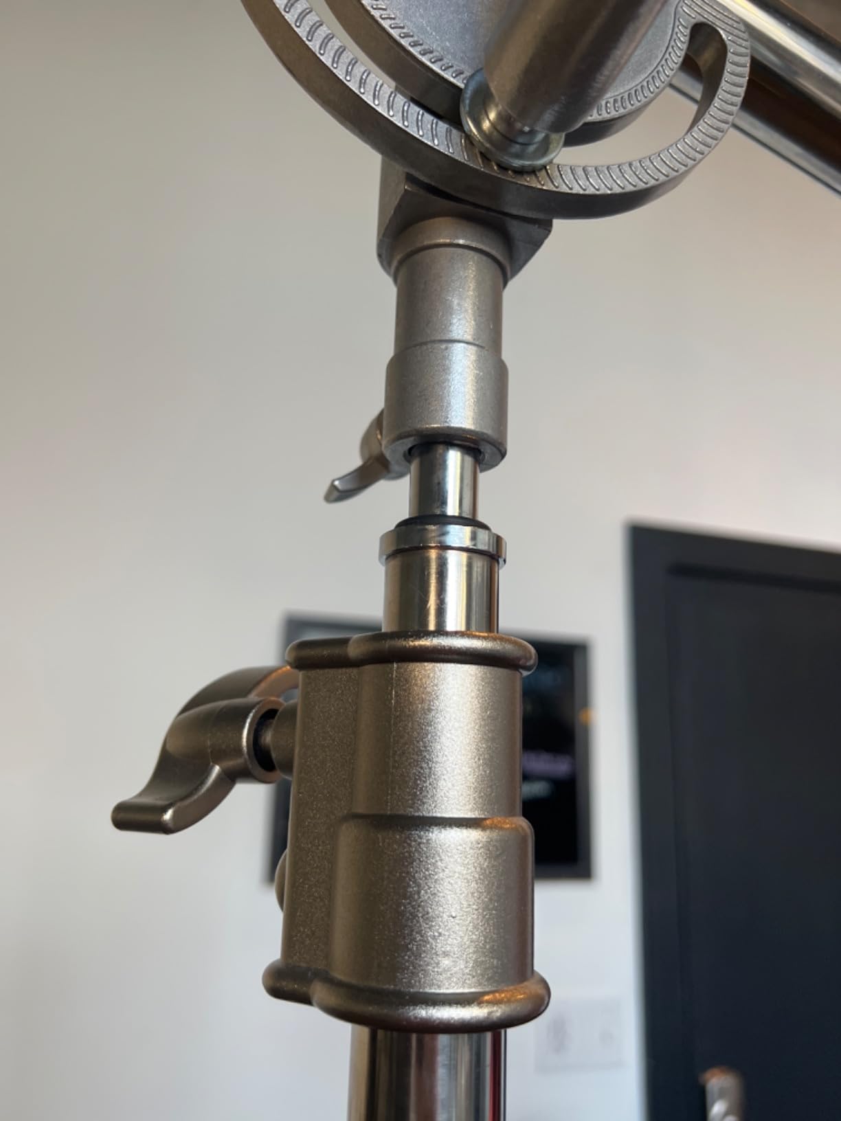 Heavy Duty Extension Boom Arm Bar for Photography C Stand and Light Stand,Adjustable 3.6-8.2ft Crossbar Holding Arm with Sand Bag for Softbox,Studio Strobe,Monolight,LED Video Light,Reflector ect. customer photo 2