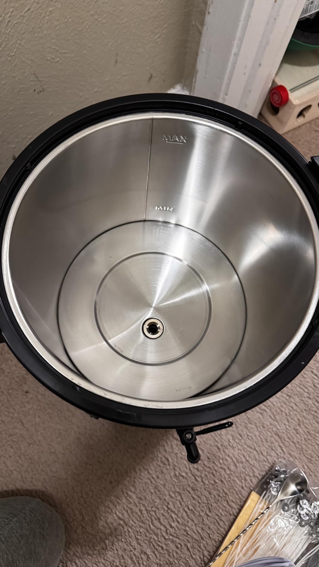 TOAUTO 16Lbs Large Wax Melter for Candle Making, Electric Wax Melting Container Holds 16Lbs Melted Wax with Heating Core Spout & Bottom Design for Commercial Candle Business customer photo 1