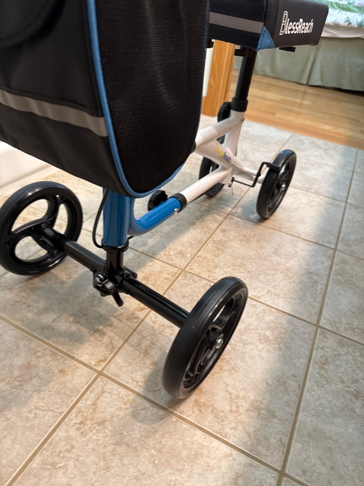 BlessReach Lightweight Knee Scooter for Adults for Foot Injuries,Knee Pad customer photo 2