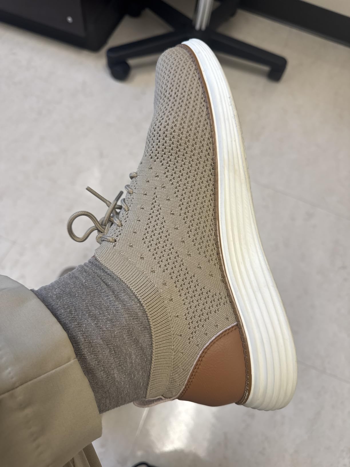 VILOCY Men's Casual Dress Sneakers Tennis Walking Shoes customer photo 2