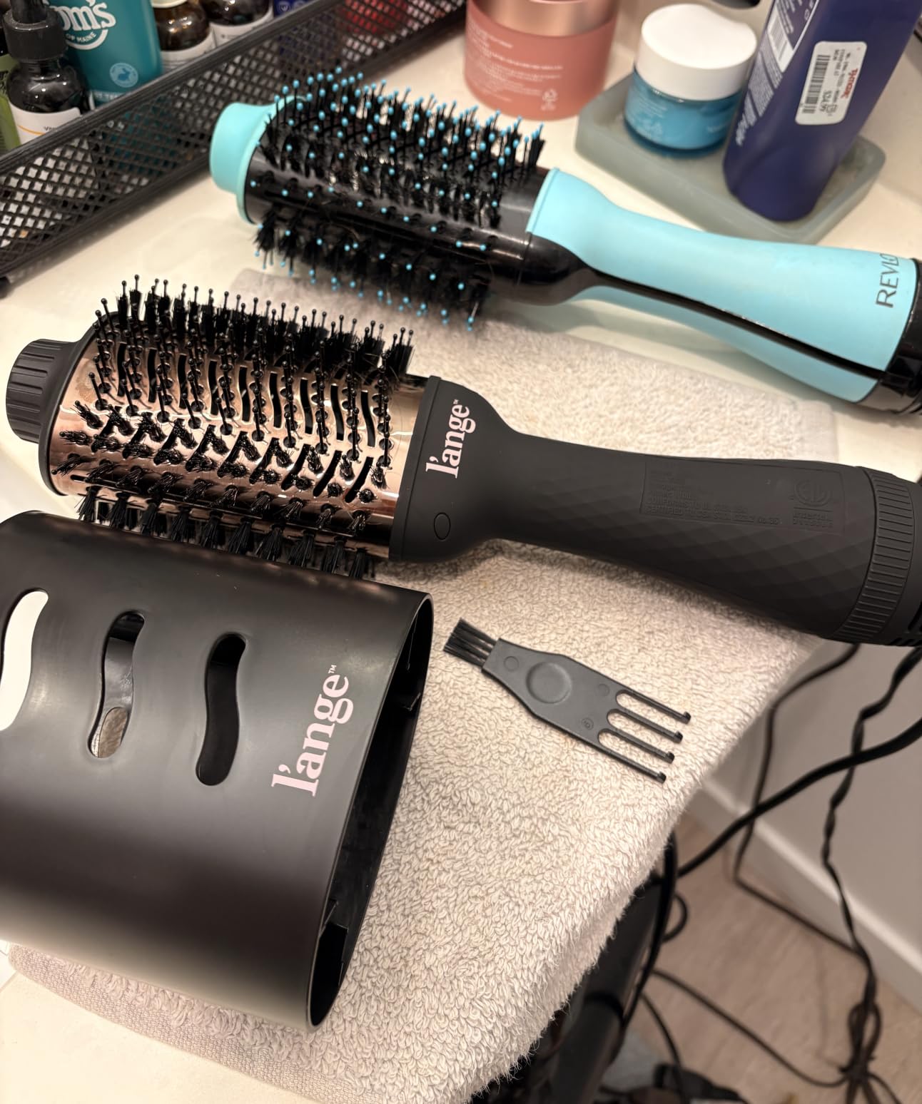 L'ANGE HAIR Le Volume 2-in-1 Titanium Blow Dryer Brush | Frizz Control Blowout Hair Dryer Brush for Drying and Styling | Volumizing Hot Air Styler for All Hairstyles | Oval Barrel | Blush - 60mm customer photo 2