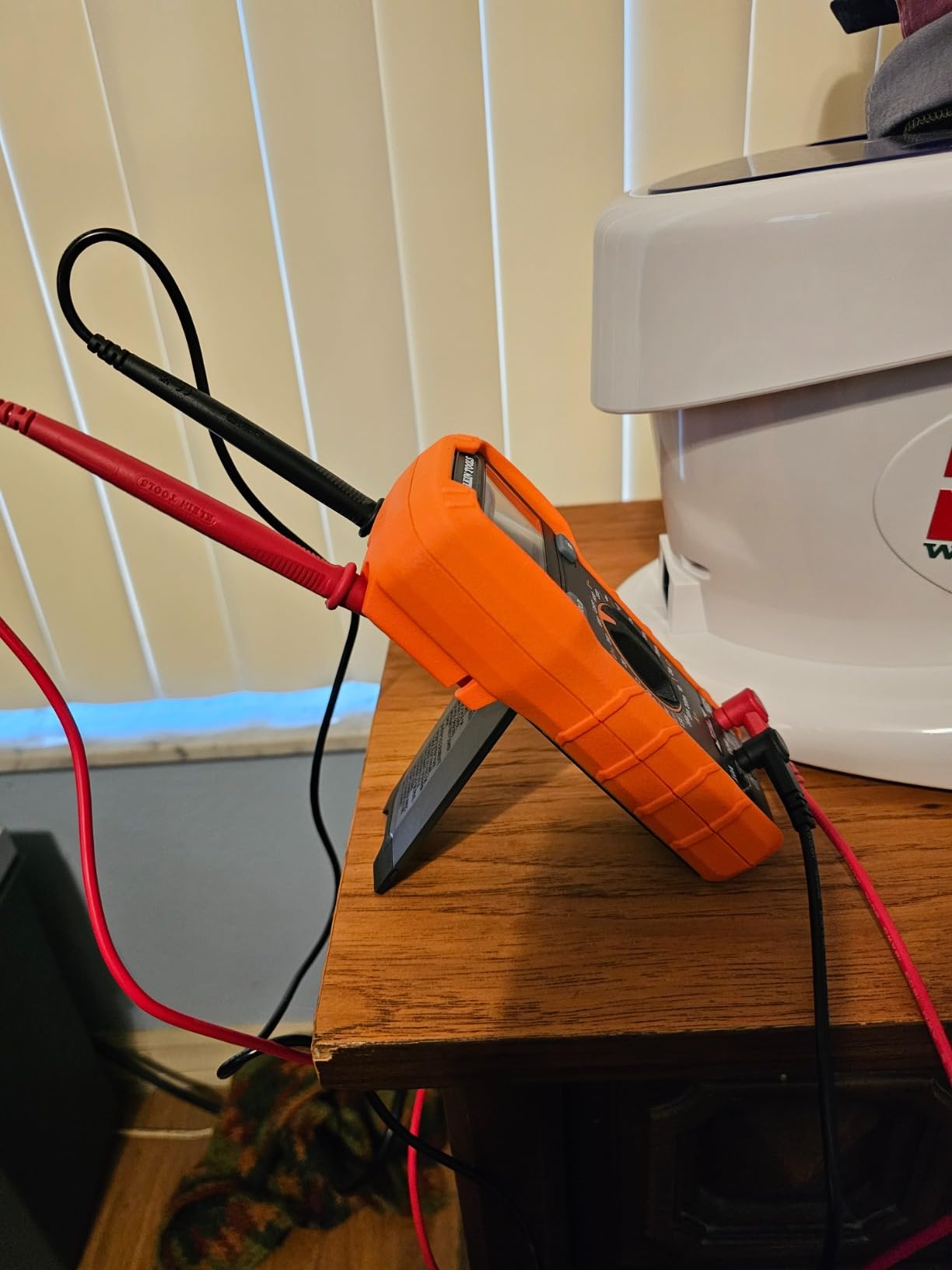 Klein Tools MM325 Multimeter, Digital Manual-Ranging 600V AC/DC Voltage Tester, Tests Batteries, Current, Resistance, Diodes, and Continuity customer photo 2