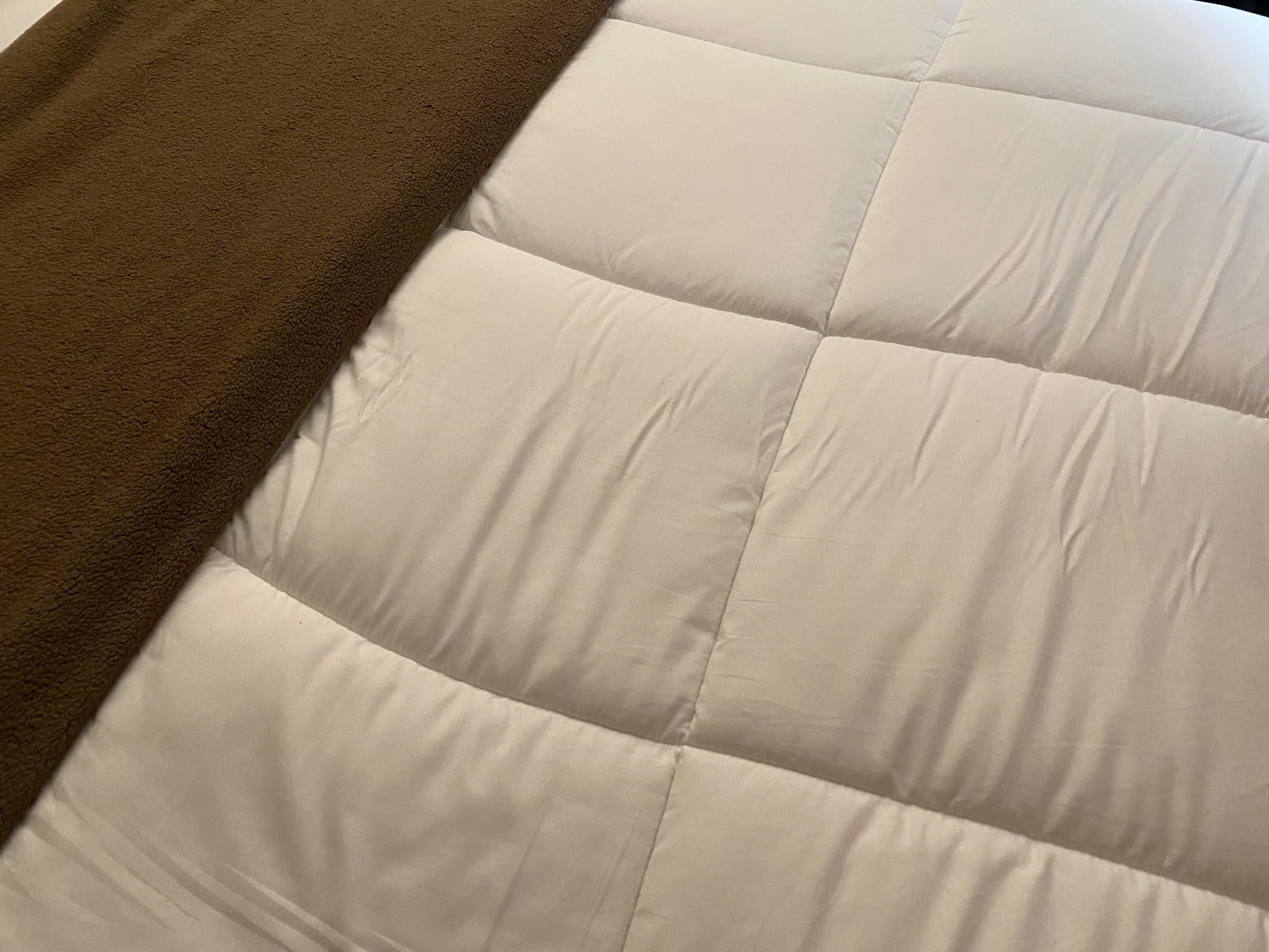 Winter Extra Warm White Queen Size Down Alternative Comforter, Heavyweight All Season Fiberfill Comforter Duvet Insert 90x90 with Corner Tabs - Ultra Soft Brushed Microfiber Shell customer photo 2