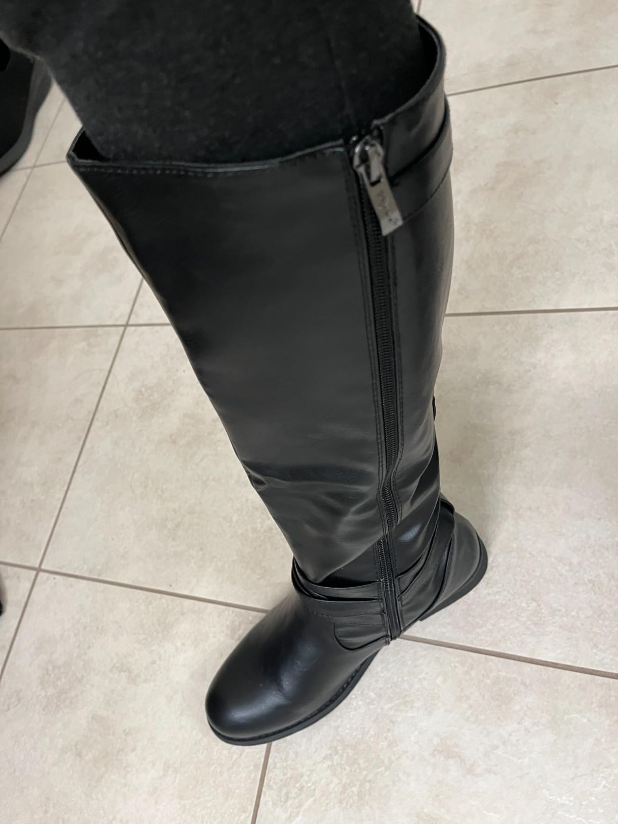 Vepose Women's Knee High Riding Boots, Low Heel Tall Boots with Zipper customer photo 1