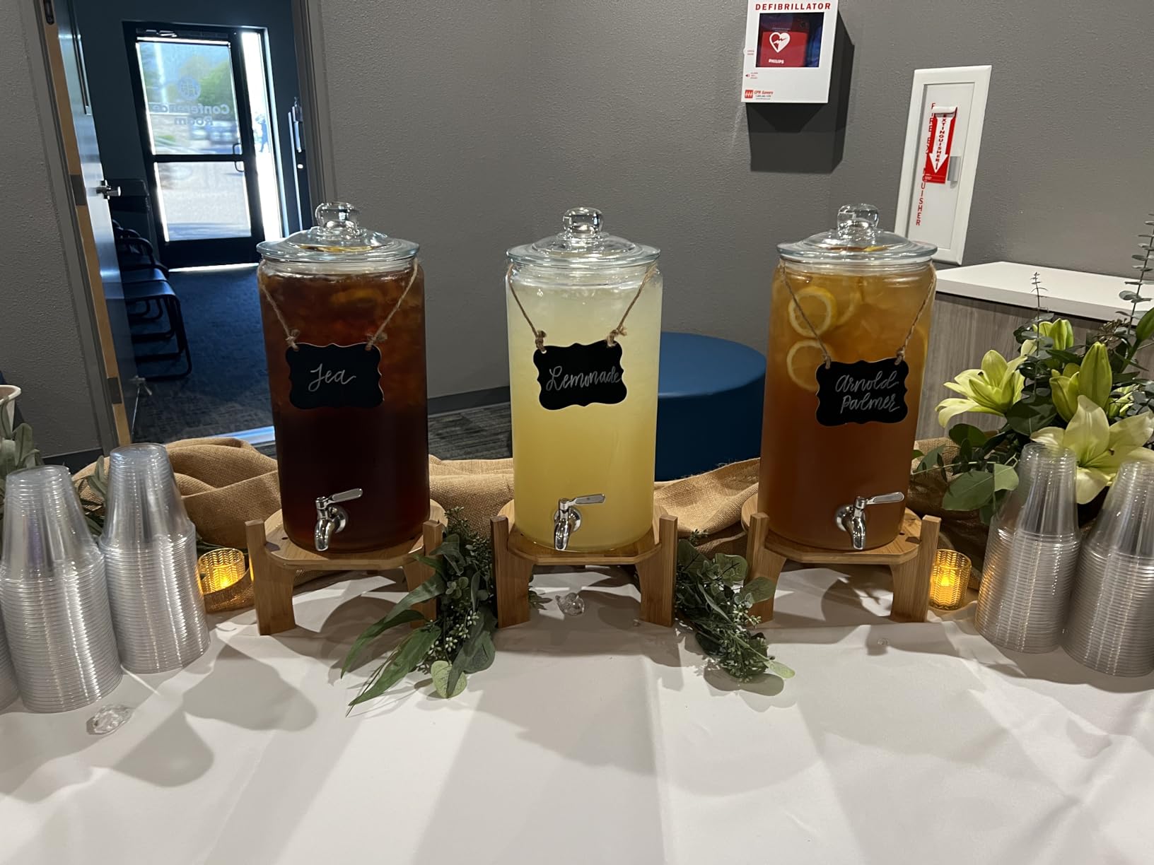 2 Gallon Beverage Serveware with Stainless Steel Spigot + Marker & Chalkboard 100% Leakproof Glass Drink Dispenser for Parties with Spout, Airtight Beverage Dispenser for Water Juice Laundry customer photo 1