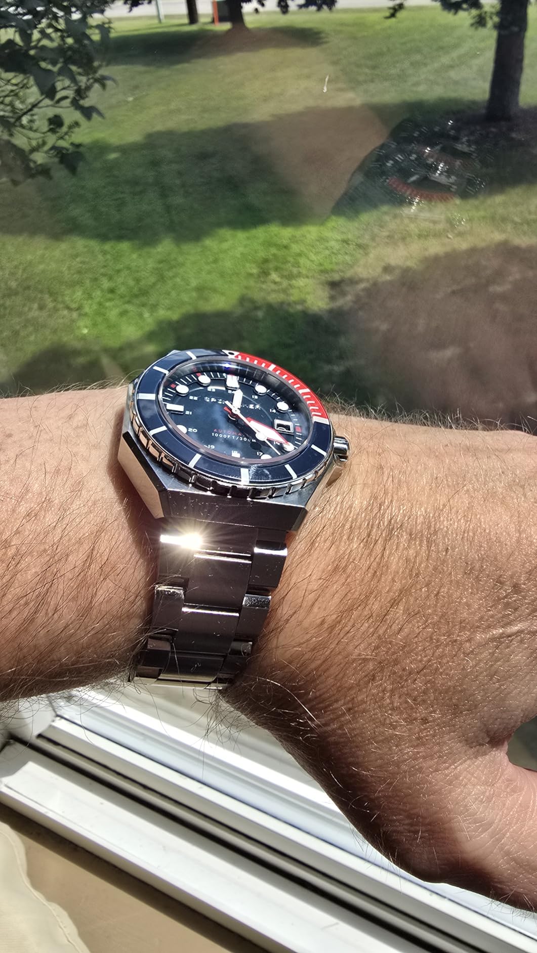 Spinnaker Dumas Men’s Watch - Automatic Dive Watch for Men, 44mm Stainless Steel Case, Stainless Steel Strap, Water Resistant 300m, SP-5081 customer photo 2