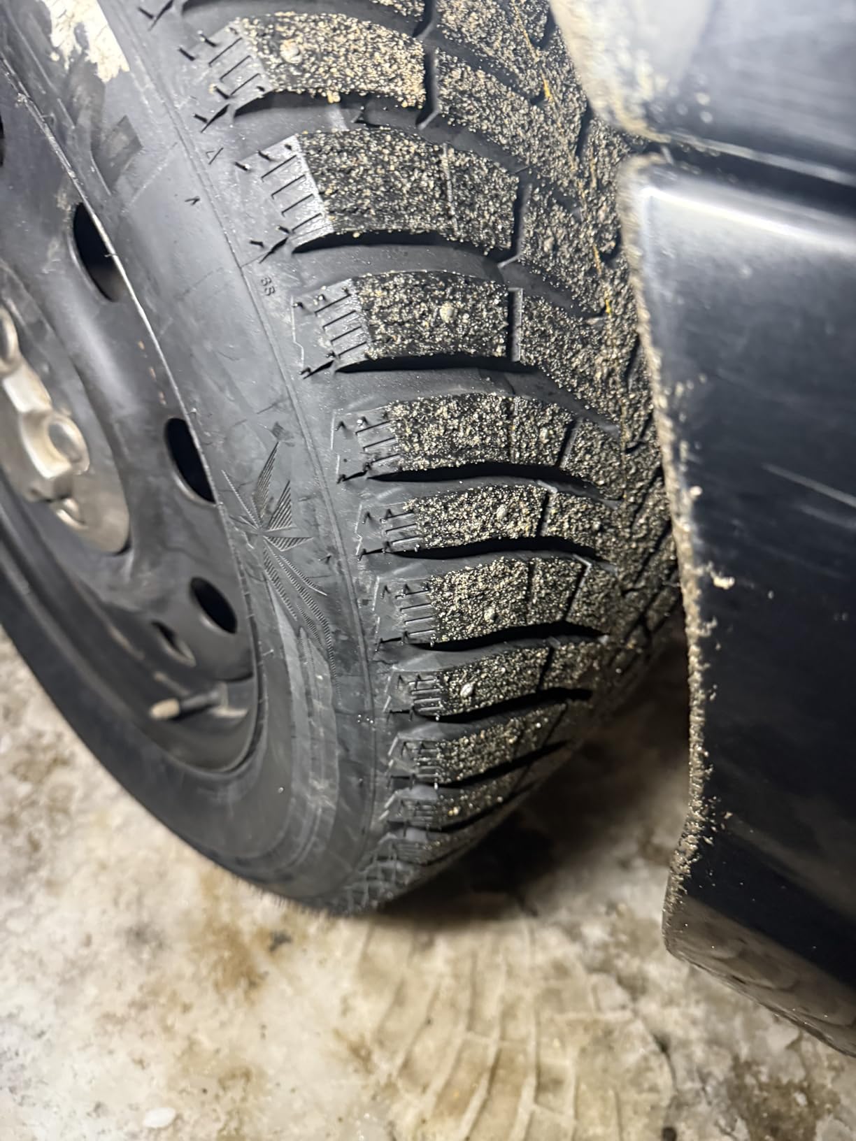 Nexen Winguard Winspike 3 Winter 235/75R15 109T XL Passenger Tire customer photo 2