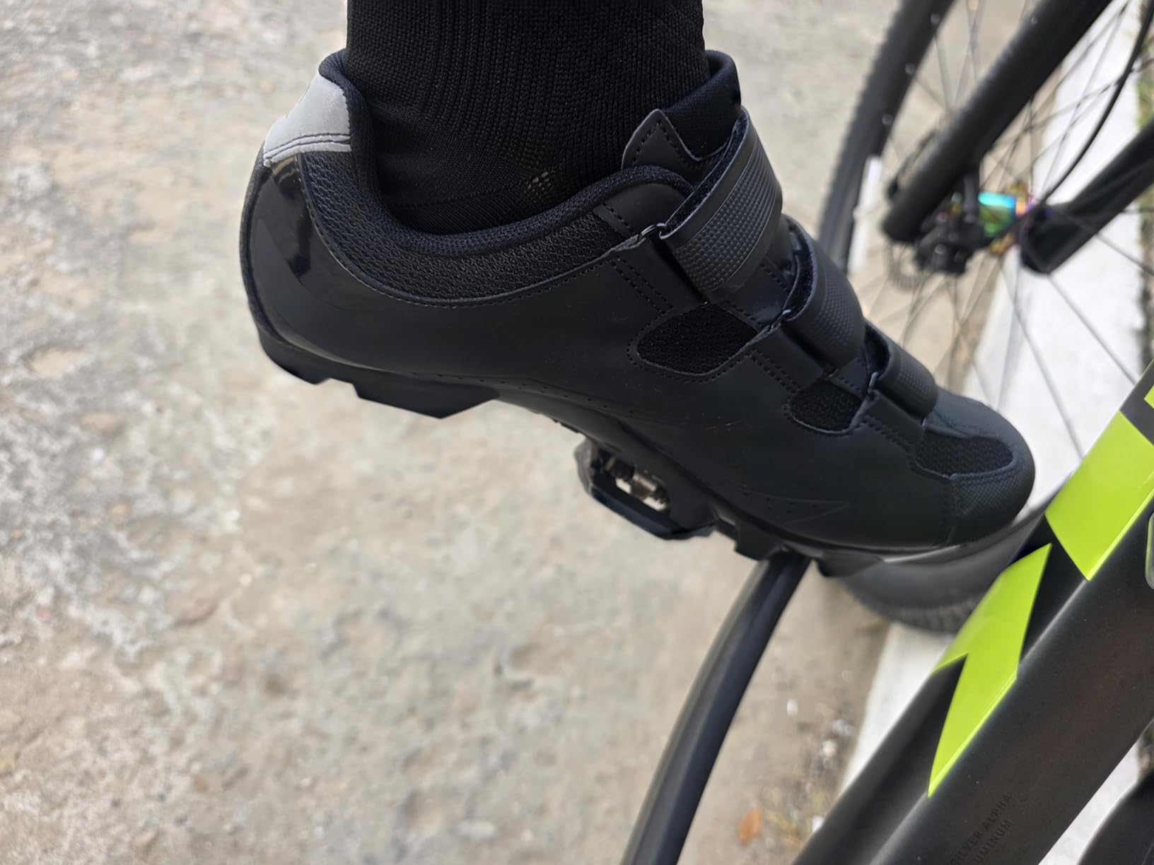Tommaso Montagna Men’s Mountain Bike Shoes for SPD Pedals – Gravel & Trail Cycling Shoes – Compatible with SPD Cleats – No Cleats Included customer photo 1