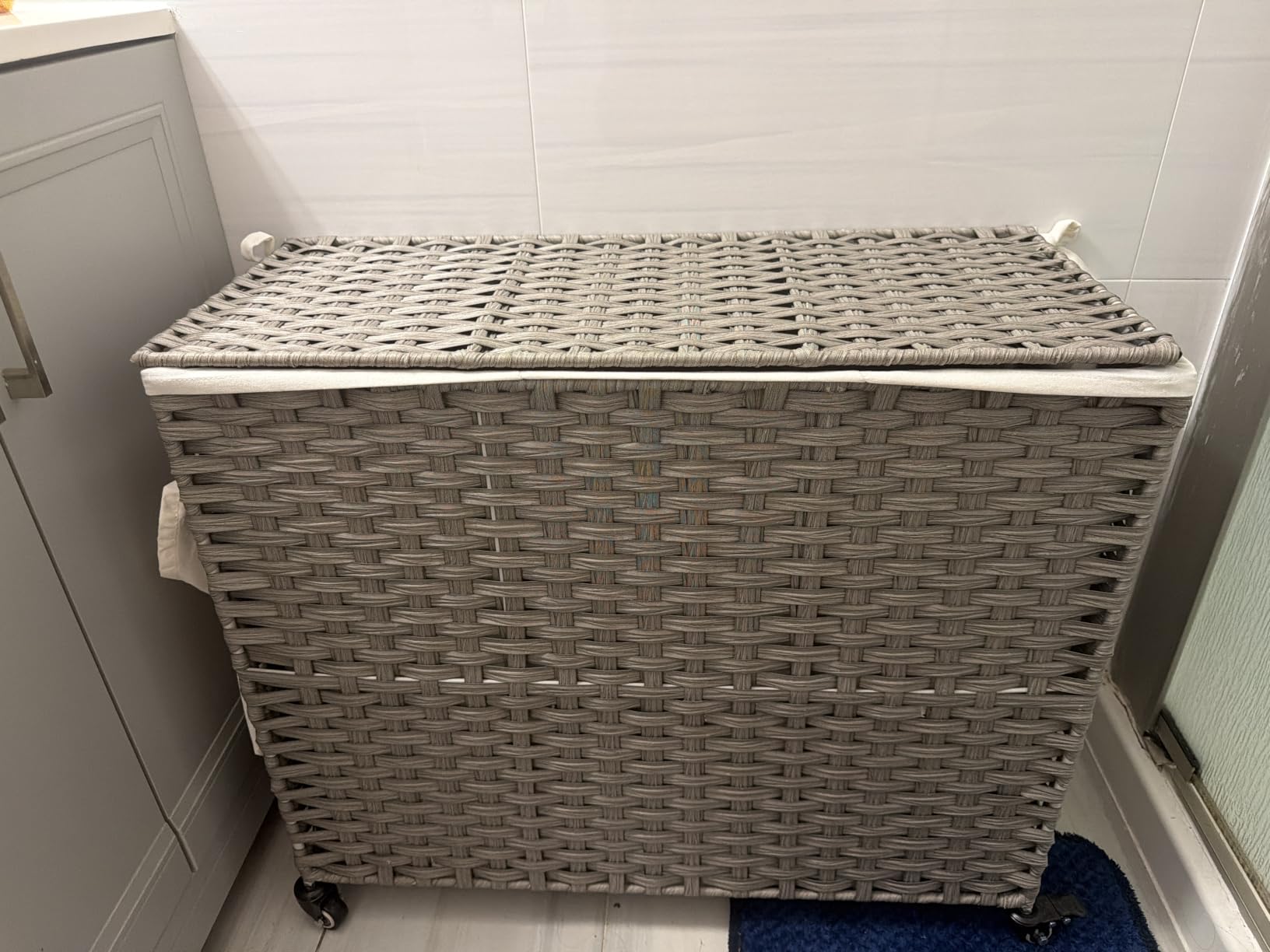 SONGMICS Rolling Laundry Hamper with Lid, 160 L 3-Section Synthetic Rattan customer photo 1