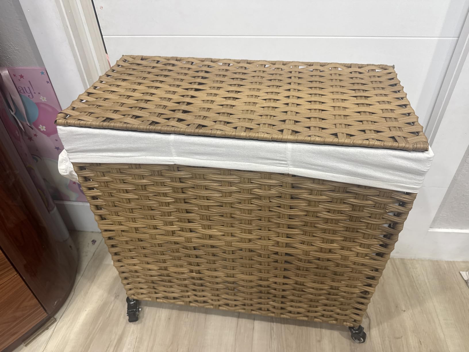SONGMICS Rolling Laundry Hamper with Lid, 160 L 3-Section Synthetic Rattan customer photo 2