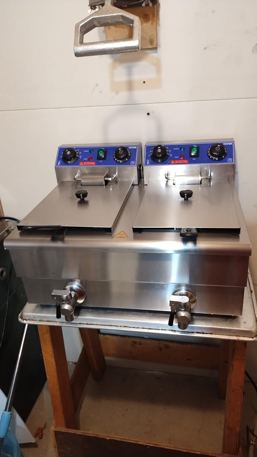 VEVOR Commercial Deep Fryer, Dual Tank 3000W Electric Countertop Fryer with Basket, 2 x 11.6Qt/11L Double Stainless Steel Oil Fryer with Drain, Time & Temp Control, for Kitchen Restaurant Use customer photo 2