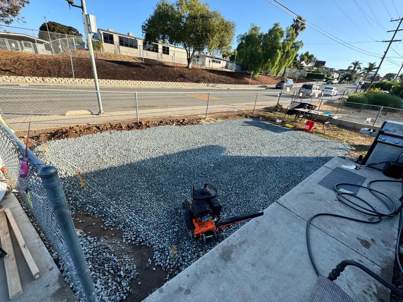 VEVOR Plate Compactor, 2.8 HP 78.5CC Gas Engine 5,250 VPM, 1,920 lbs Force Vibratory Compaction Tamper with 18.7 x 11.8 inch Plate for Walkways, Patios, Asphalts, Paver Landscaping, EPA Compliant customer photo 2