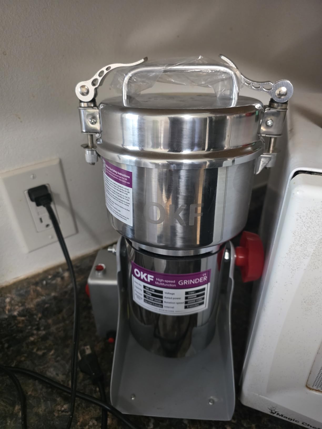 550g Grain Mill, 304 Stainless Steel Spice Grinder, 2000W High-speed Commercial Flour Mill, Superfine Flour Mill Grinder for Home, Grain Mill for Flour customer photo 1