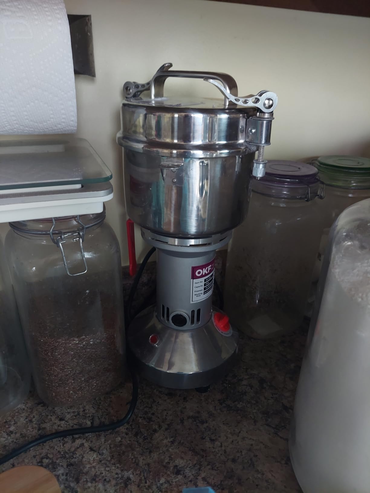 550g Grain Mill, 304 Stainless Steel Spice Grinder, 2000W High-speed Commercial Flour Mill, Superfine Flour Mill Grinder for Home, Grain Mill for Flour customer photo 2
