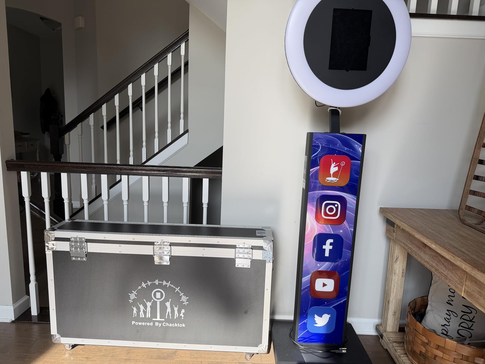 Portable Photo Booth Machine Compatible with Any Ipad,Black：Flight Case customer photo 1