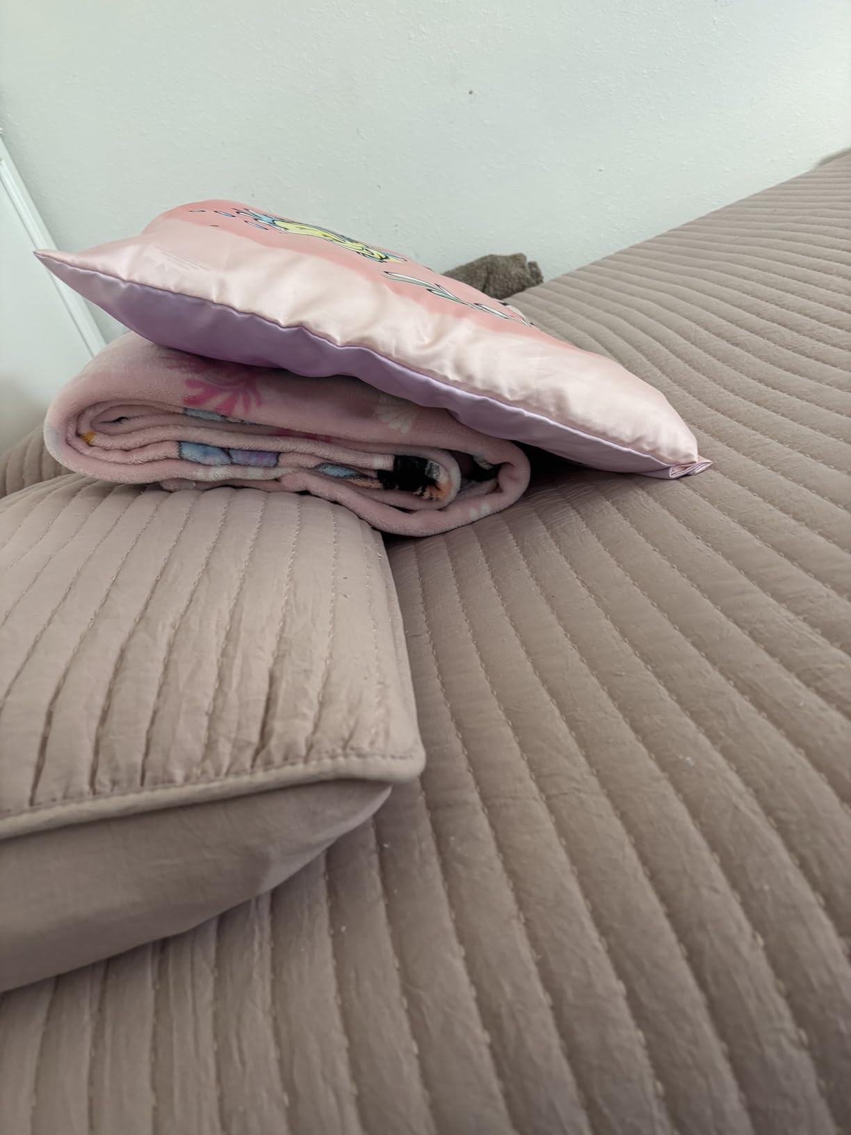 MINUPWELL Ultra Flat Pillows for Sleeping Thin, 7D High Support 2.5 inch Height Ultra Thin Pillows,Slim Bed Pillows for Stomach Sleeper,Standard Size -18x26 in customer photo 1
