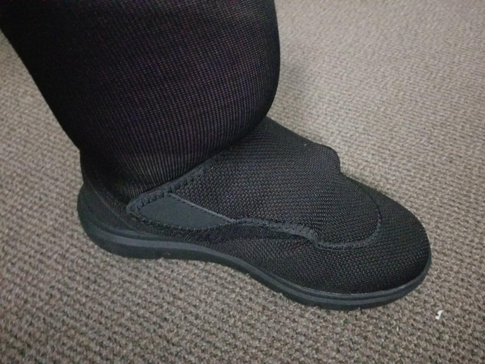 FitVille Diabetic Shoes for Men Extra Wide Slip-on Shoes for Swollen Feet Adjustable Walking Shoes for Elderly Foot Pain Relief Neuropathy - EasyTop Wings customer photo 2