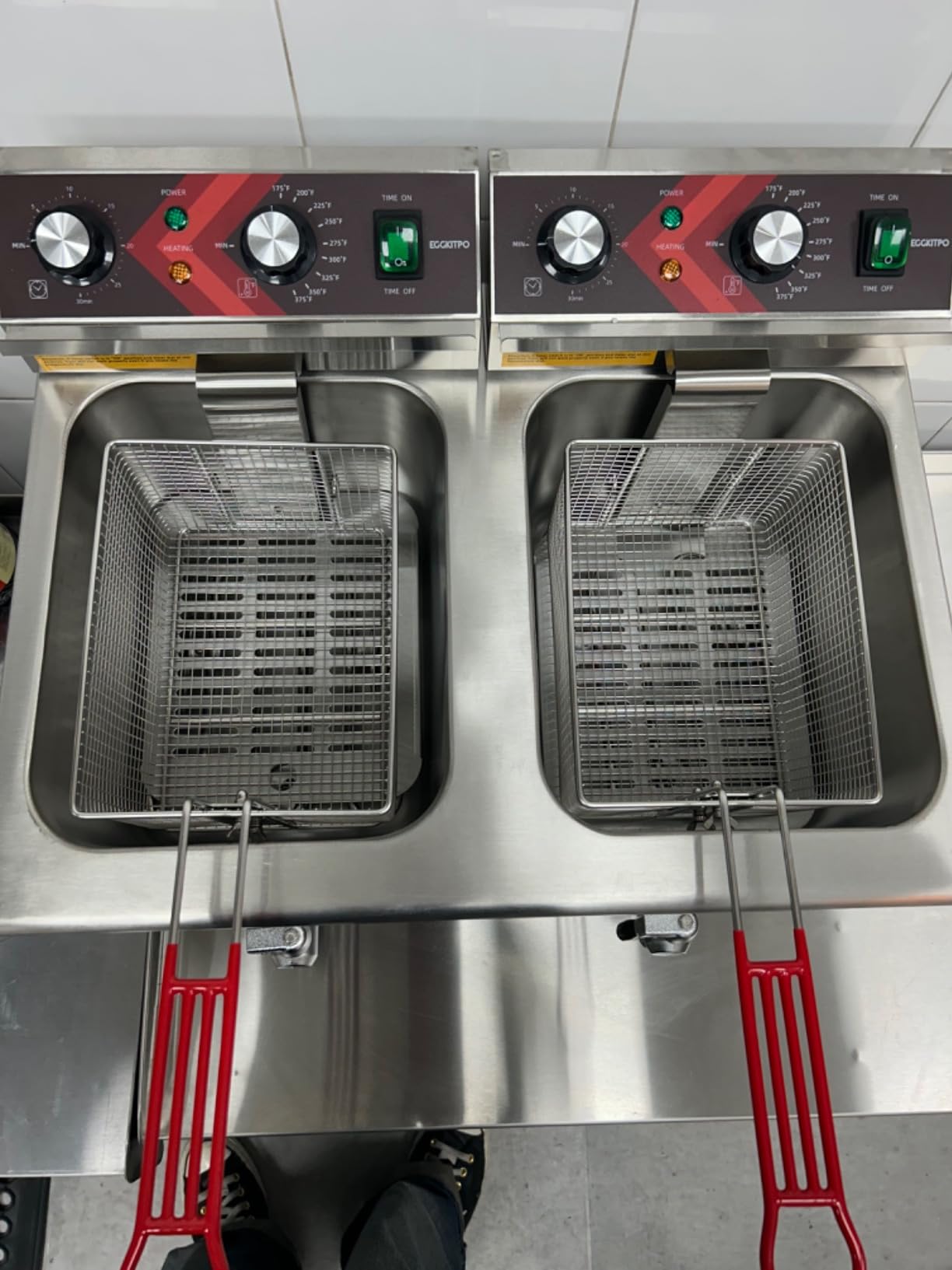 EGGKITPO Commercial Fryer Stainless Steel Electric Deep Fryer with Oil Filtration and Timer 24L Large Capacity Dual Tank Fryer with Baskets and Lids Countertop Deep Fryer for Restaurant Use 120V 3500W customer photo 1