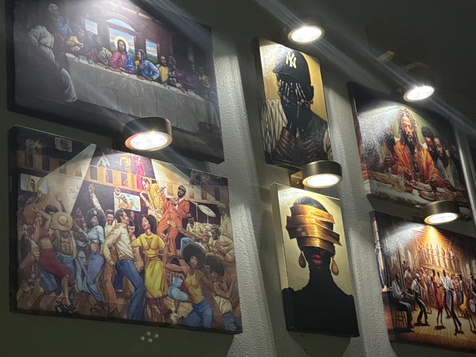 Picture Lights for Wall, Wireless Poster Lights Battery Operated, Gold customer photo 2