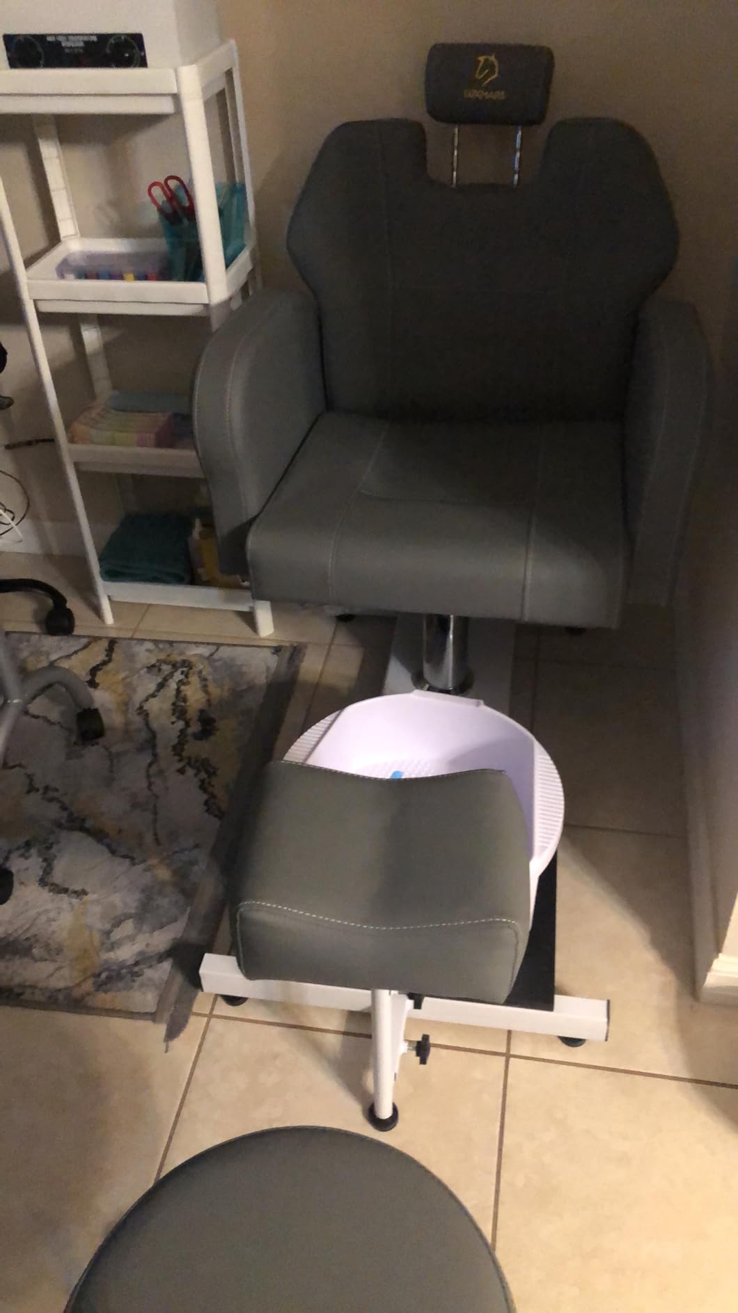 Pedicure Chair for Nail Tech,No Plumbing Pedicure Station with Heavy Duty Hydraulic,Reclining Pedicure Chair with Adjustable Height and 360 Degree Swivel,Spa Chair with Massage Foot Bath (Gray) customer photo 1