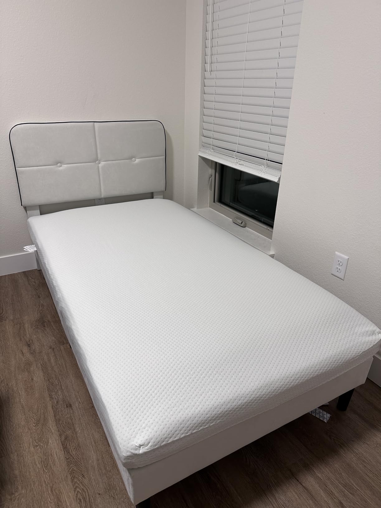 Zinus Memory Foam 8 Inch Green Tea Mattress, Short Queen, Ivory customer photo 1