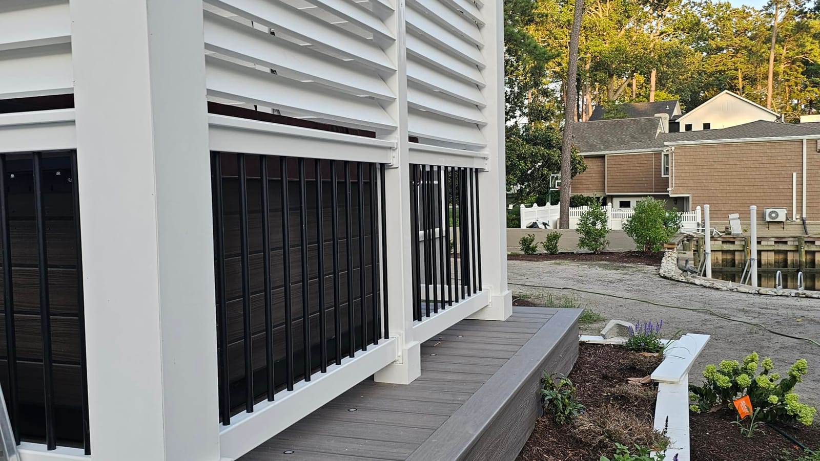 Weatherables Bolton Porch and Deck Railing Kit – Aluminum and Vinyl Railing Kit for Decks, Porches, Balcony Railing, and More (36” x 48”) customer photo 1