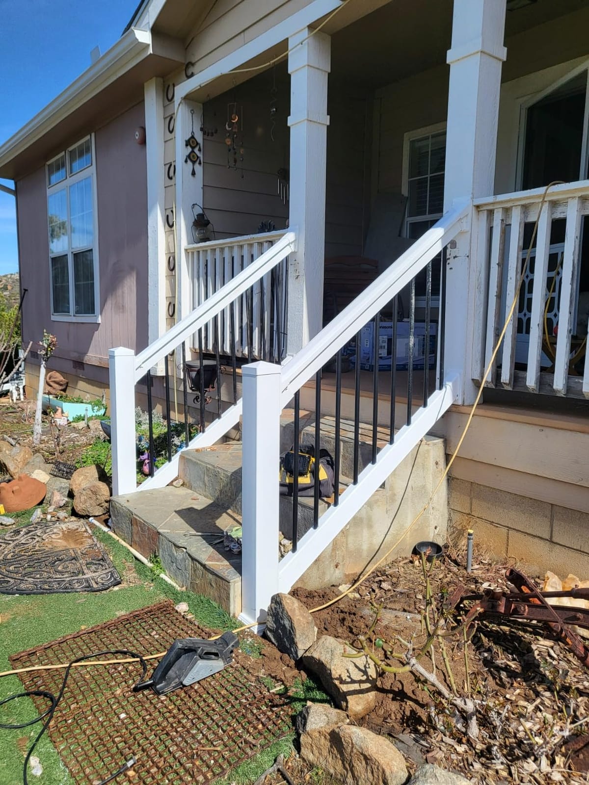 Weatherables Bolton Porch and Deck Railing Kit – Aluminum and Vinyl Railing Kit for Decks, Porches, Balcony Railing, and More (36” x 48”) customer photo 2