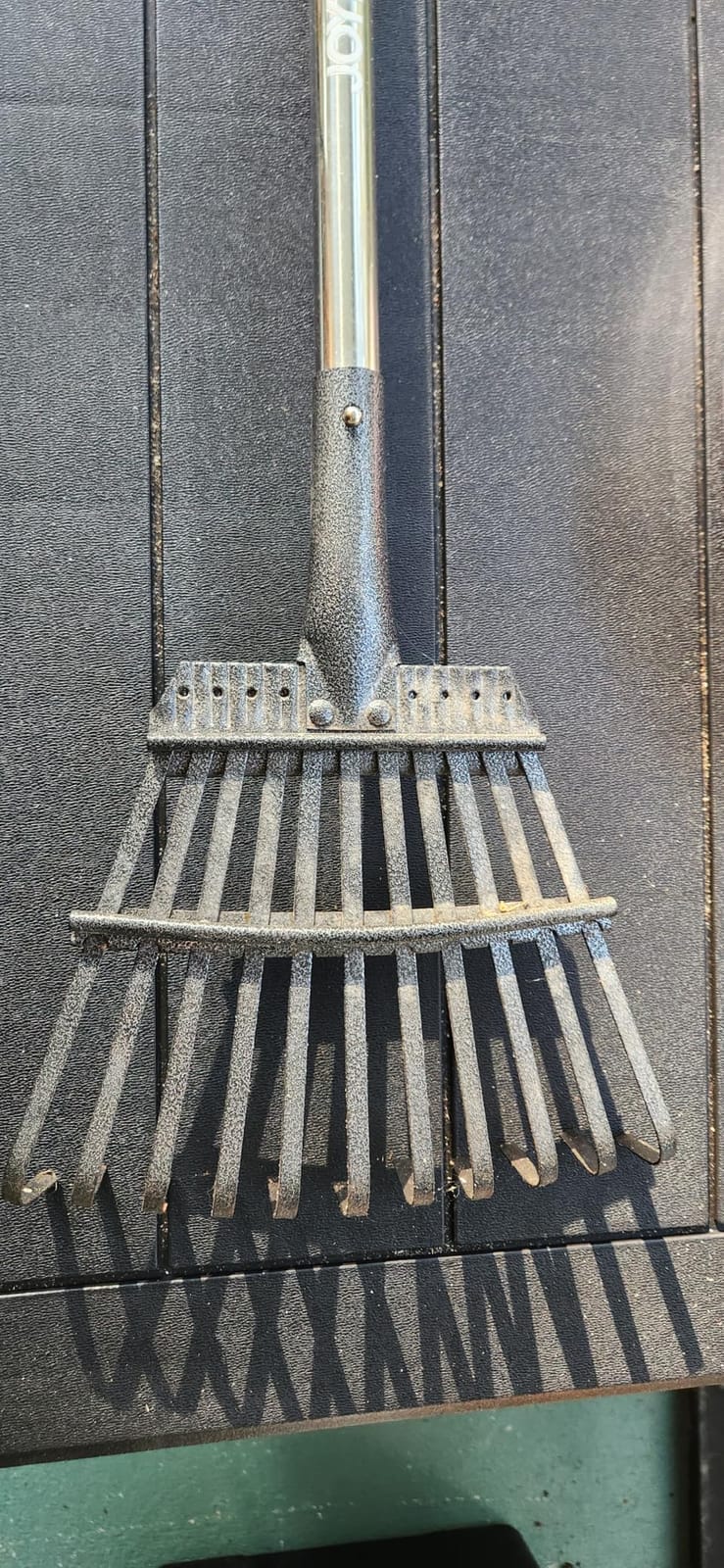 Adjustable 65 Inch Long 18 Inch Wide Garden Rake, 25 Tines Metal customer photo 1
