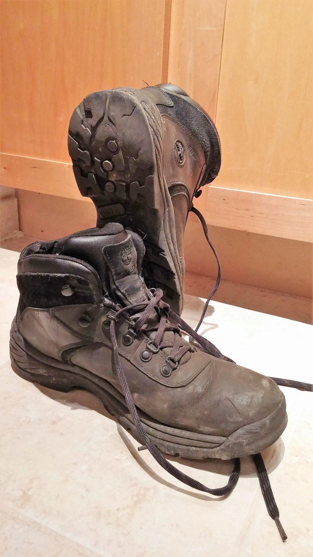 Timberland Men's Flume Mid Waterproof Hiking Boot customer photo 1