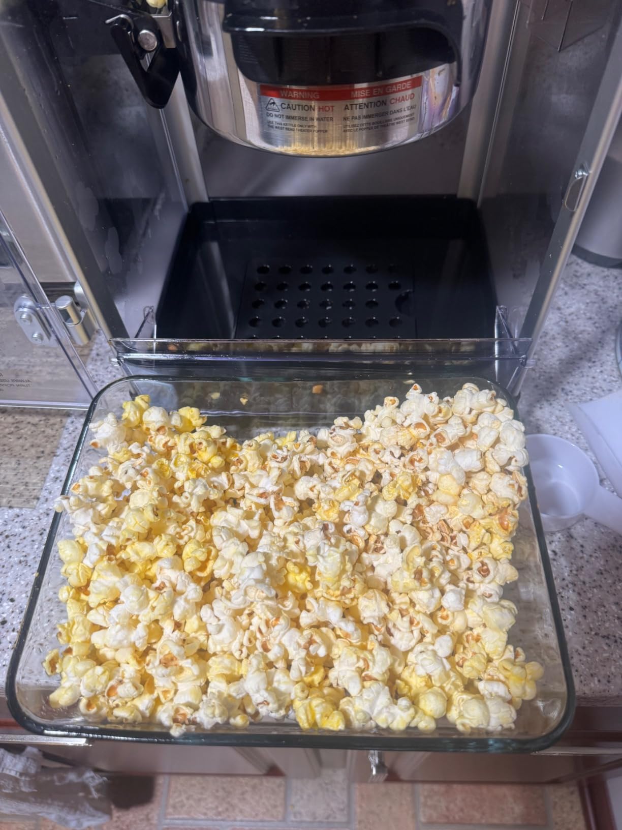 West Bend Theater Crazy Popcorn Machine, Nonstick Kettle, 4 Qt., Black customer photo 2