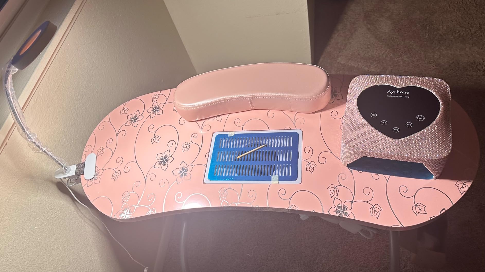WELLHUT Manicure Table Portable Nail Table Desk with LED Nail Lamp, Elctric Dust Collector, Wrist Rest, Lockable Wheels, Folding Manicure Station for Nail Techs with Carry Bag customer photo 1