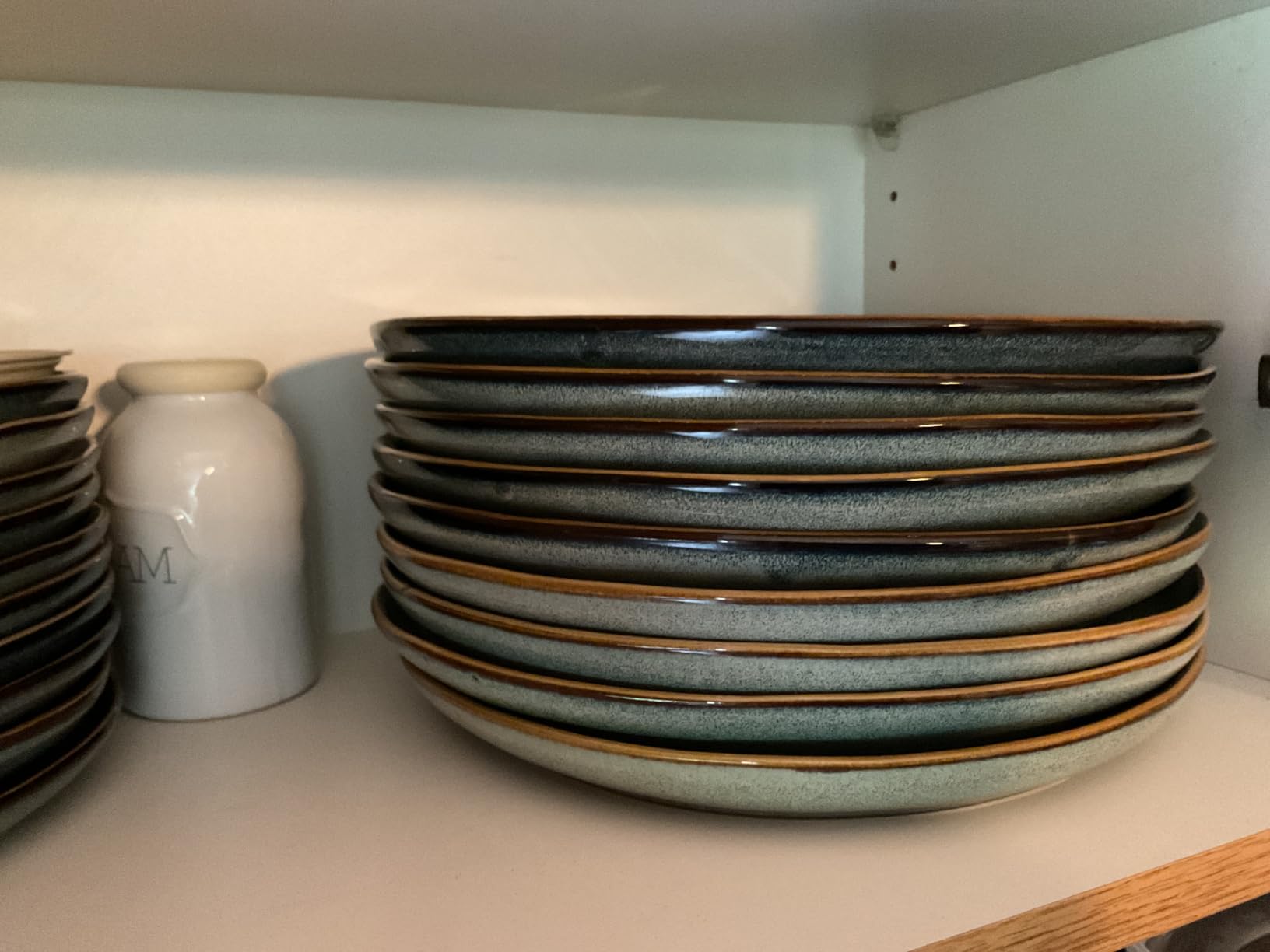 AmorArc Ceramic Dinnerware Sets for 8, 24Pcs Plates and Bowls Sets Dishes customer photo 1