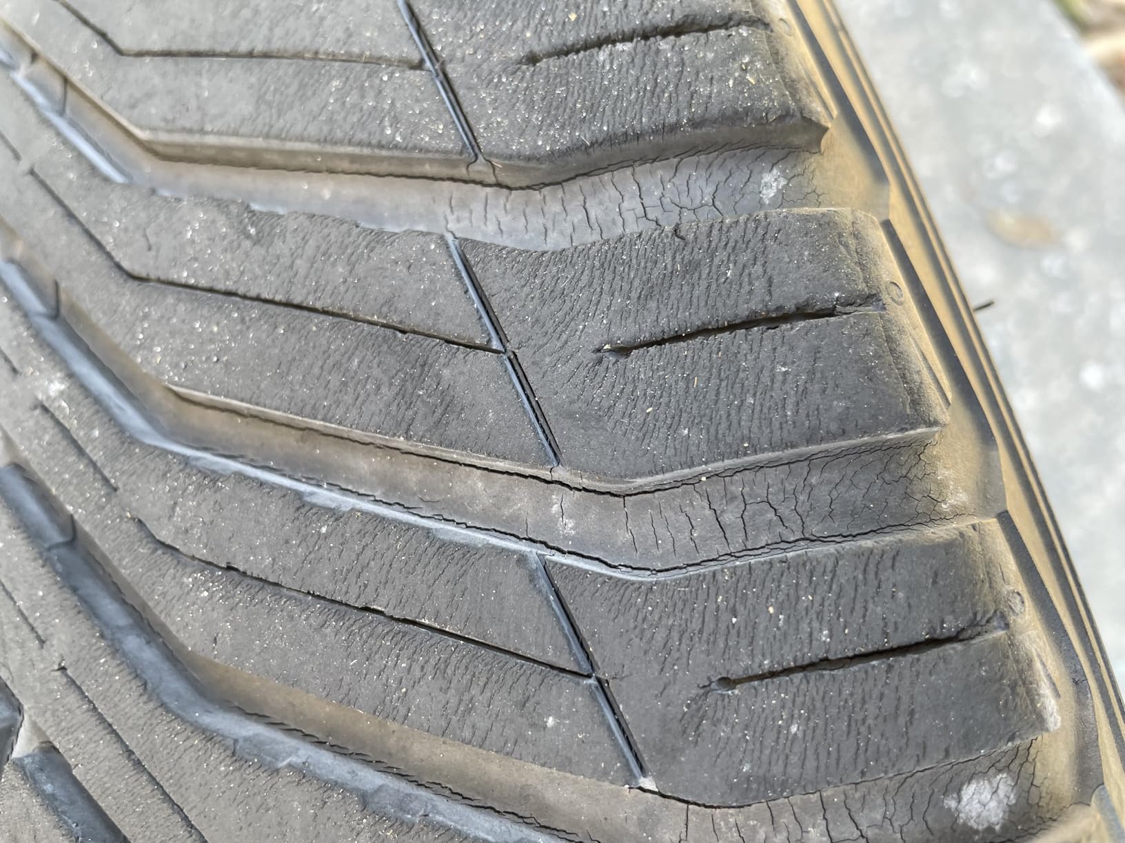 MICHELIN CROSSCLIMATE2 A/W CUV 225/60R18 104H XL (Set of 1 Tire Only) customer photo 2